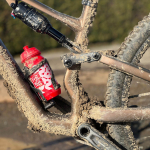 Bidon op vieze MTB bike